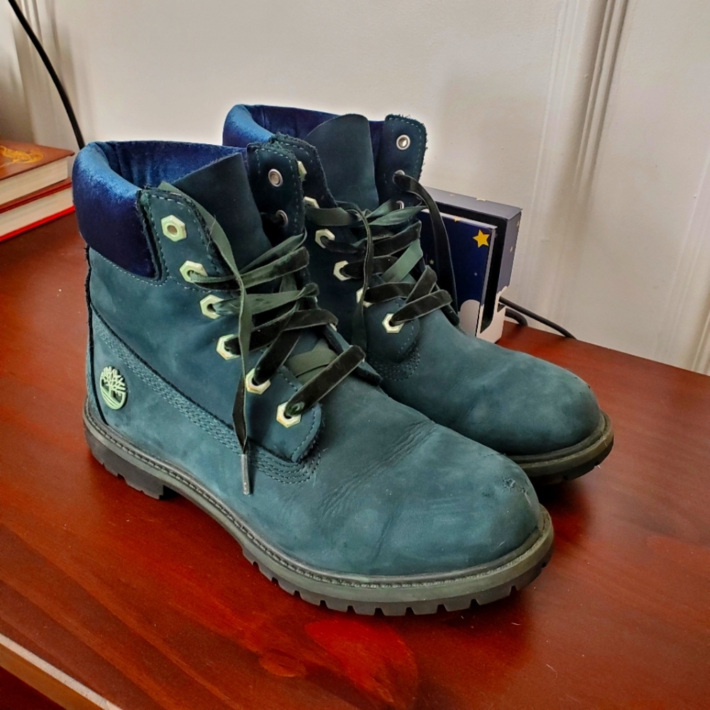 Velvet accent Emerald green Timberland boots